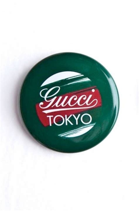 gucci pin badge